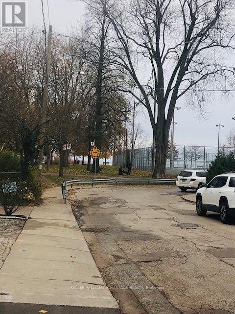 4 - 54 Waverley Road, Toronto, Ontario  M4L 3T1 - Photo 3 - E12581008