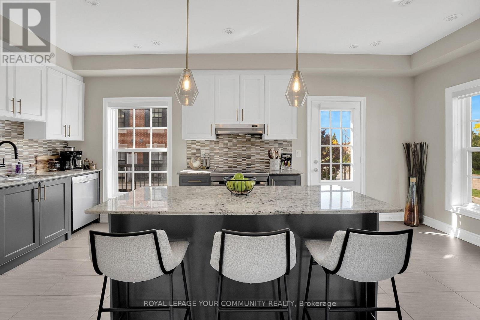 8 - 10060 KEELE STREET, Vaughan, Ontario