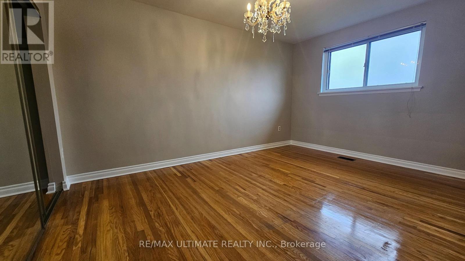 Main Floor - 27 Cobb Avenue, Toronto, Ontario  M3L 2A2 - Photo 11 - W12580276