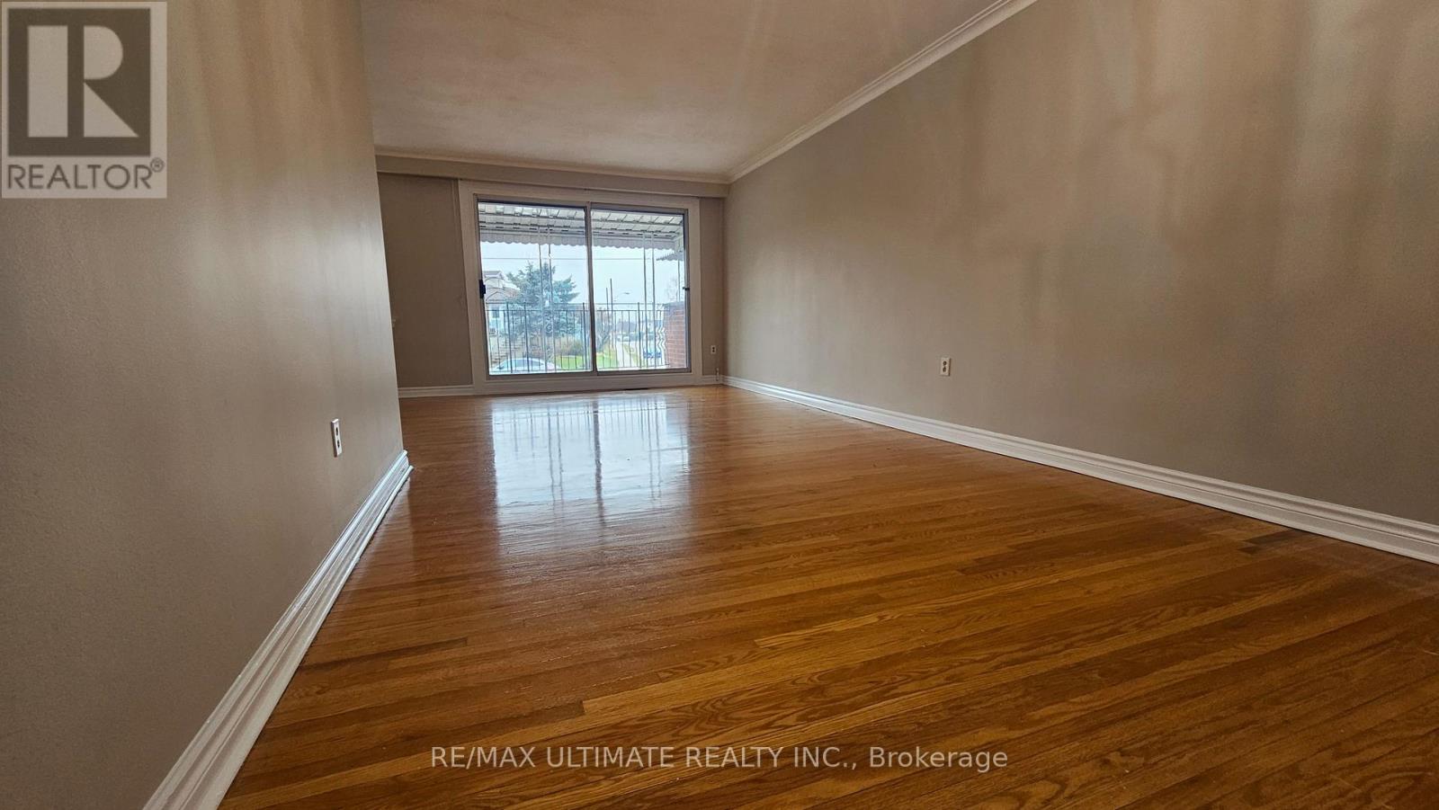 Main Floor - 27 Cobb Avenue, Toronto, Ontario  M3L 2A2 - Photo 15 - W12580276