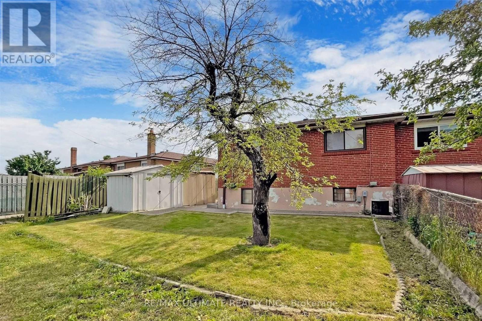 Main Floor - 27 Cobb Avenue, Toronto, Ontario  M3L 2A2 - Photo 19 - W12580276