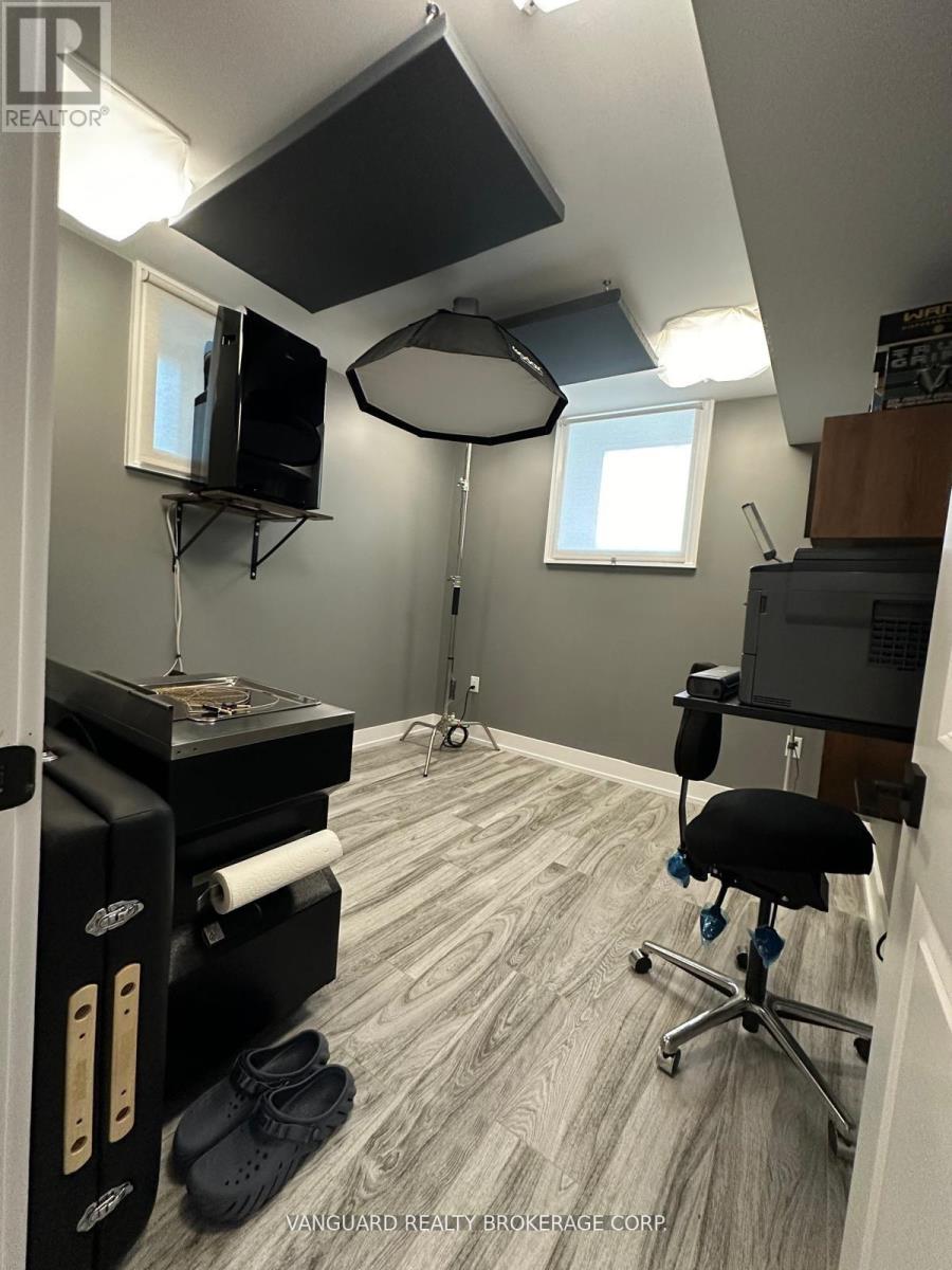 Basement - 172 Northcliffe Boulevard, Toronto, Ontario  M6E 3K6 - Photo 9 - W12580972