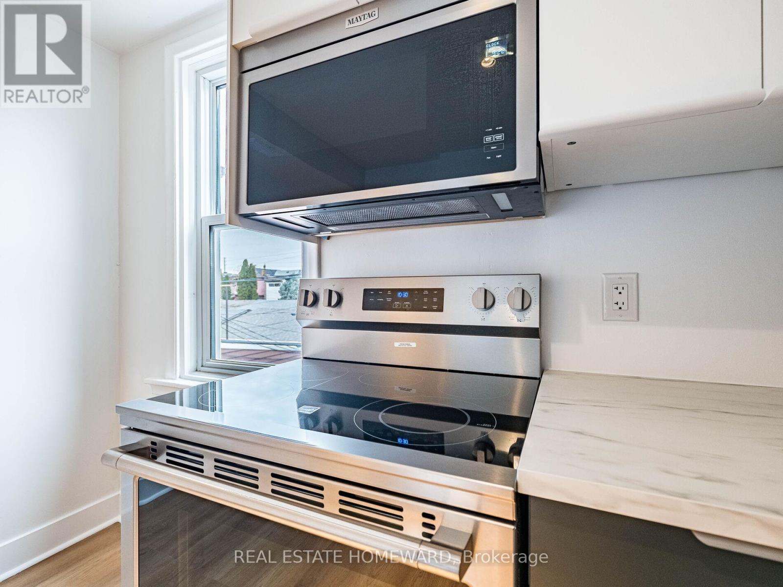 66 Melville Avenue, Toronto, Ontario  M6G 1Y2 - Photo 10 - W12581032