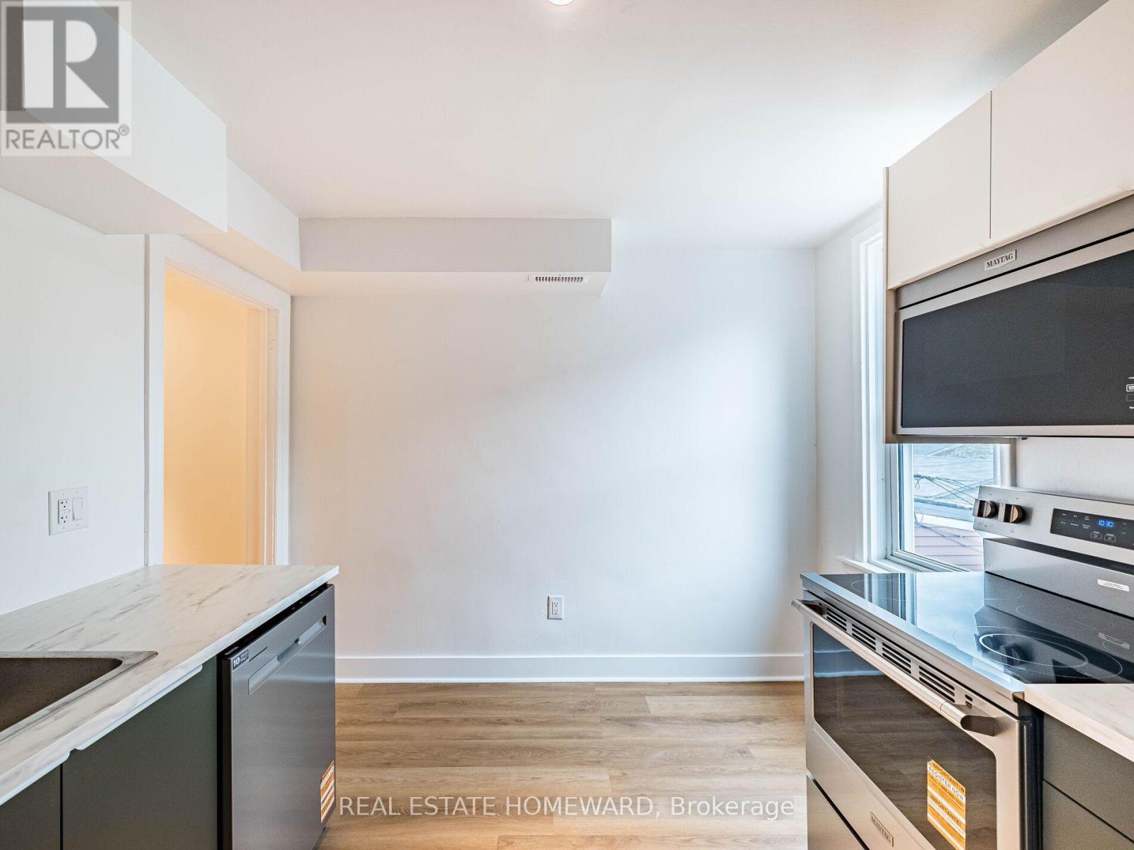 66 Melville Avenue, Toronto, Ontario  M6G 1Y2 - Photo 12 - W12581032