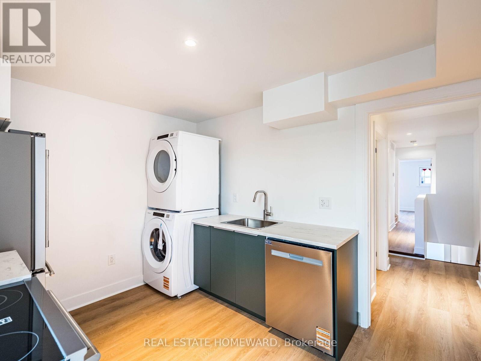 66 Melville Avenue, Toronto, Ontario  M6G 1Y2 - Photo 13 - W12581032