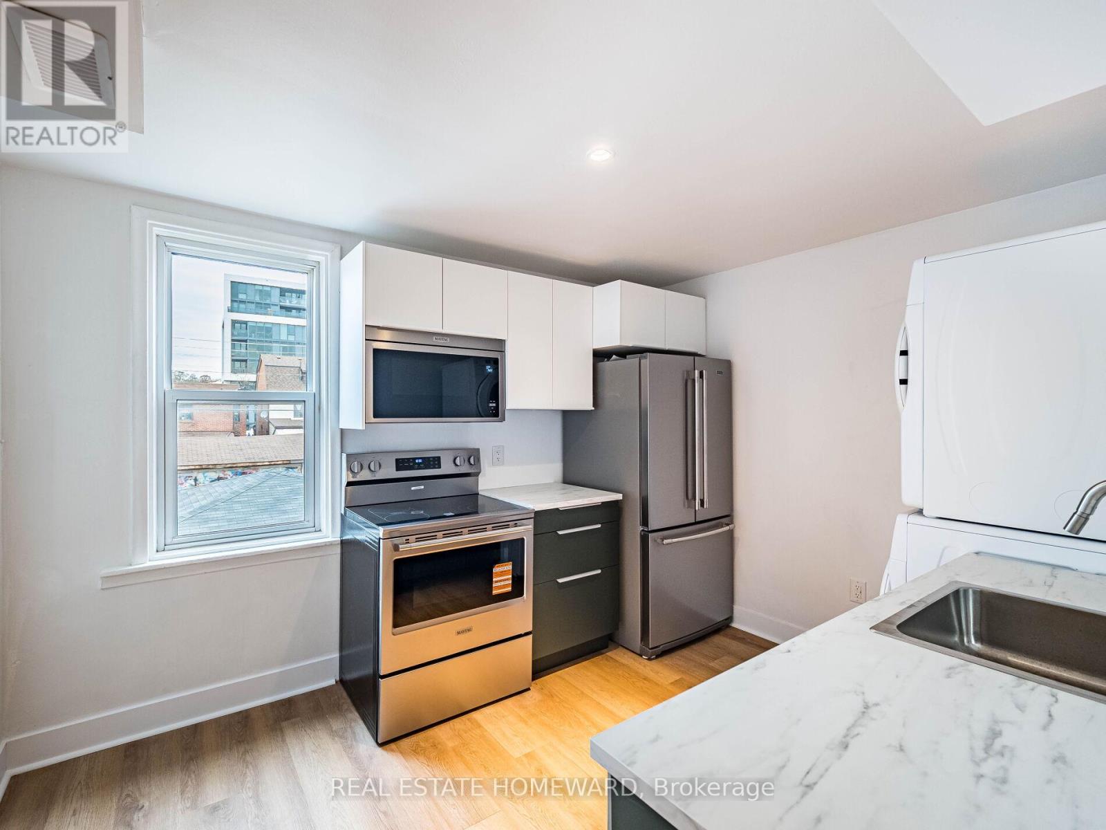 66 Melville Avenue, Toronto, Ontario  M6G 1Y2 - Photo 15 - W12581032