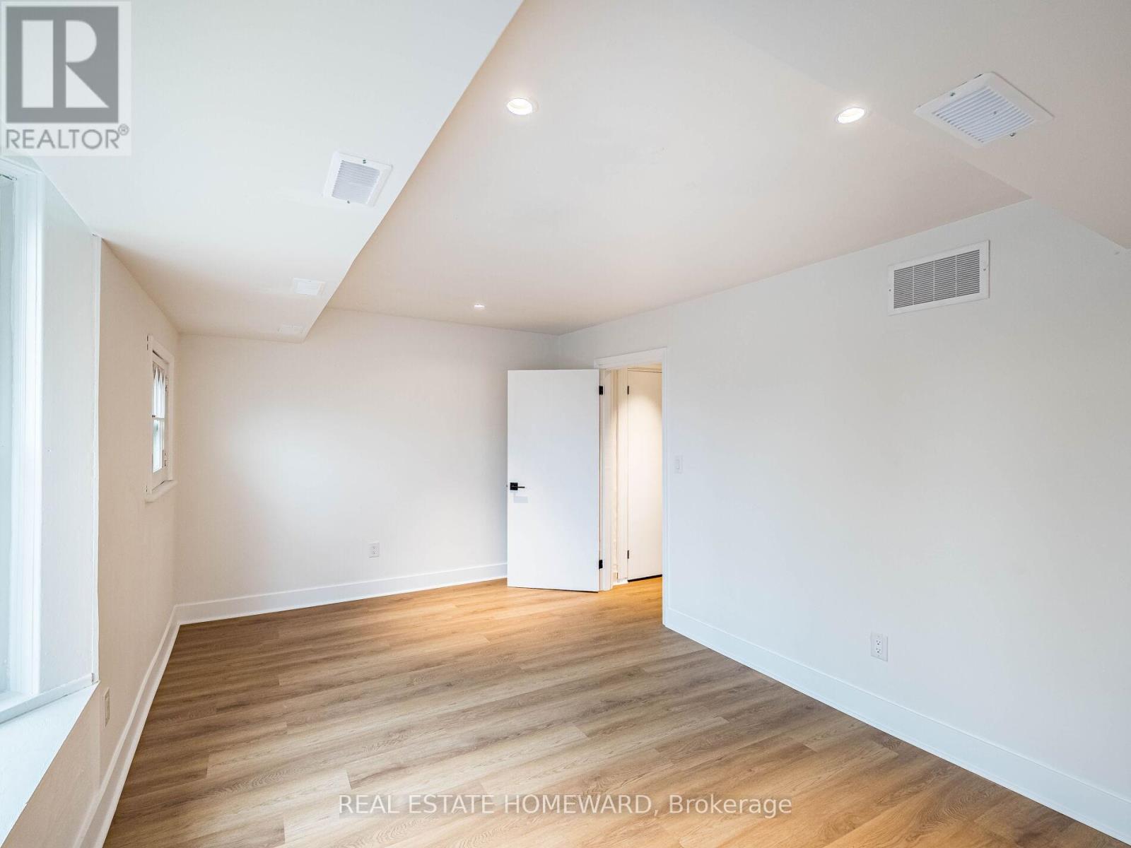 66 Melville Avenue, Toronto, Ontario  M6G 1Y2 - Photo 17 - W12581032