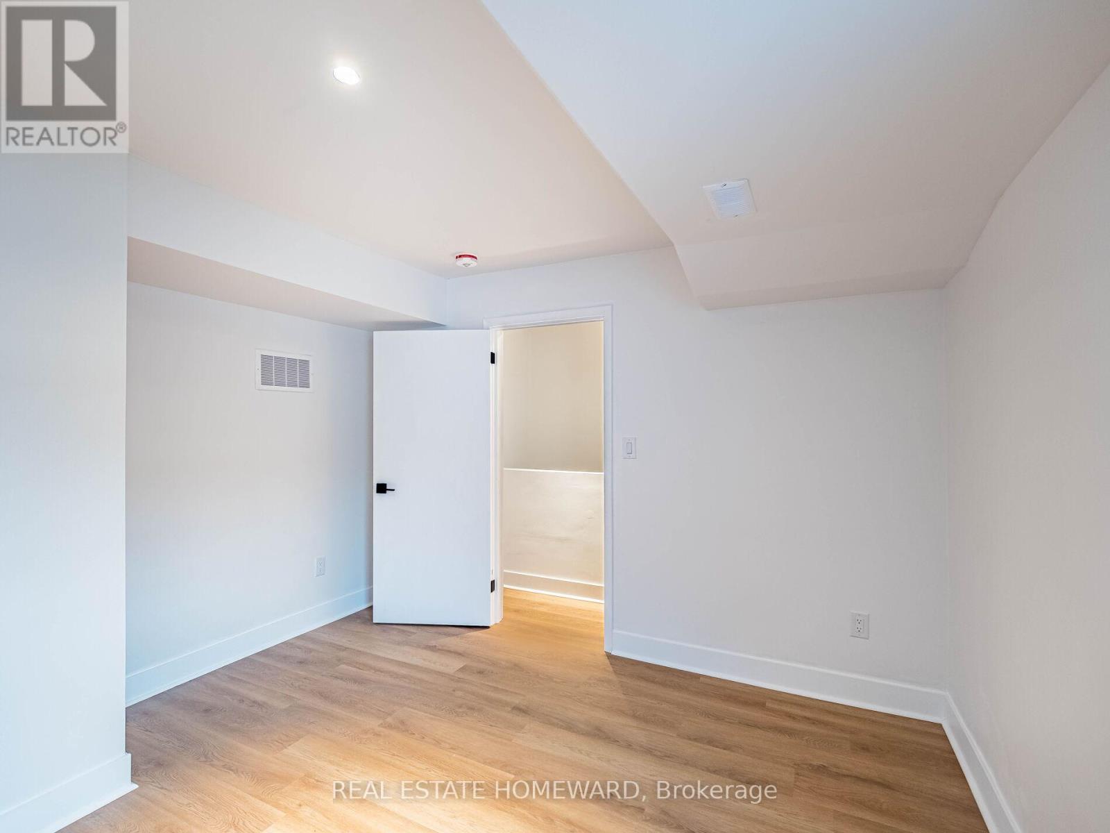 66 Melville Avenue, Toronto, Ontario  M6G 1Y2 - Photo 20 - W12581032