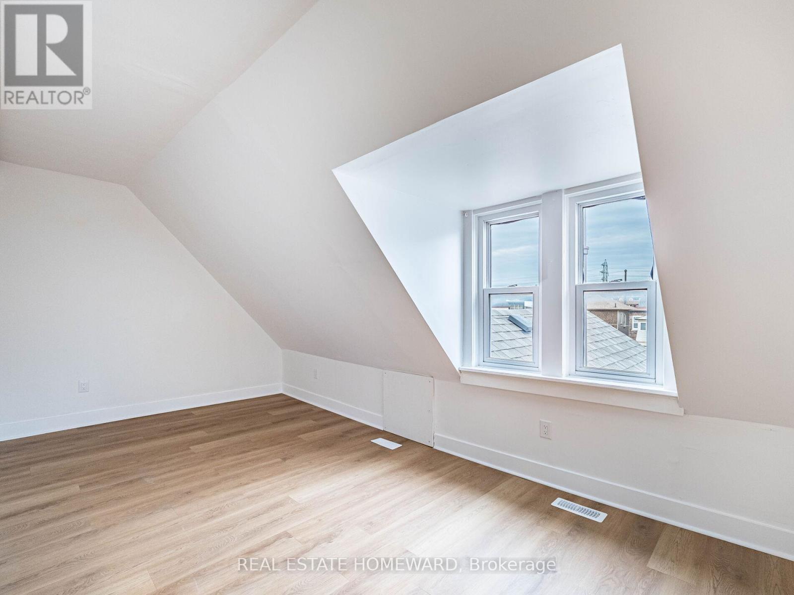 66 Melville Avenue, Toronto, Ontario  M6G 1Y2 - Photo 26 - W12581032