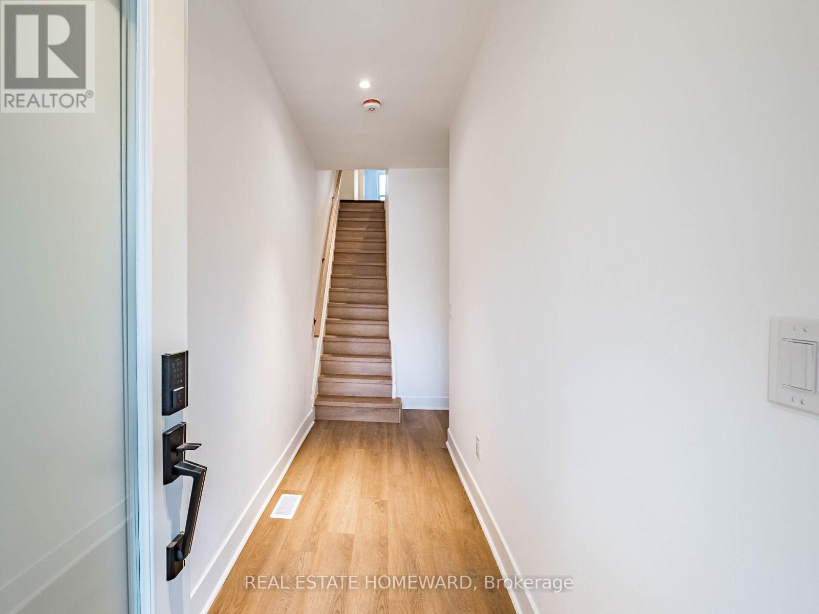 66 Melville Avenue, Toronto, Ontario  M6G 1Y2 - Photo 4 - W12581032
