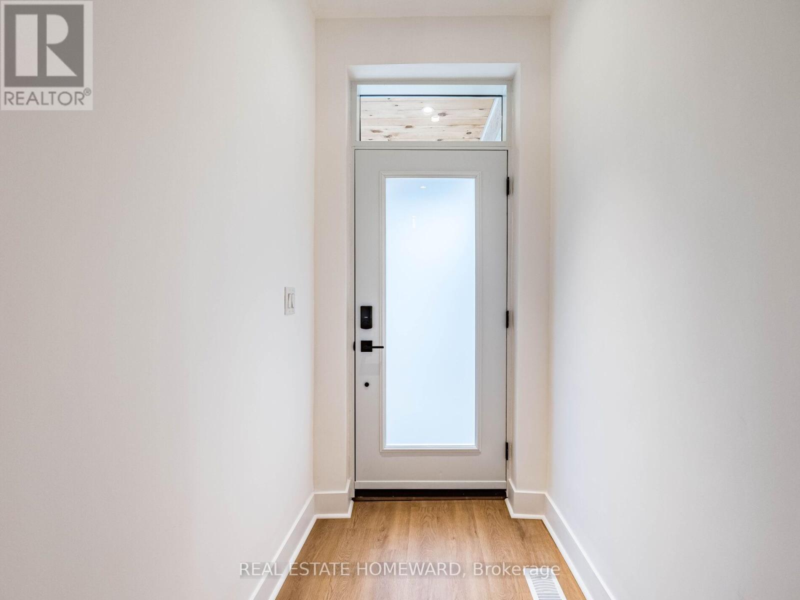 66 Melville Avenue, Toronto, Ontario  M6G 1Y2 - Photo 5 - W12581032