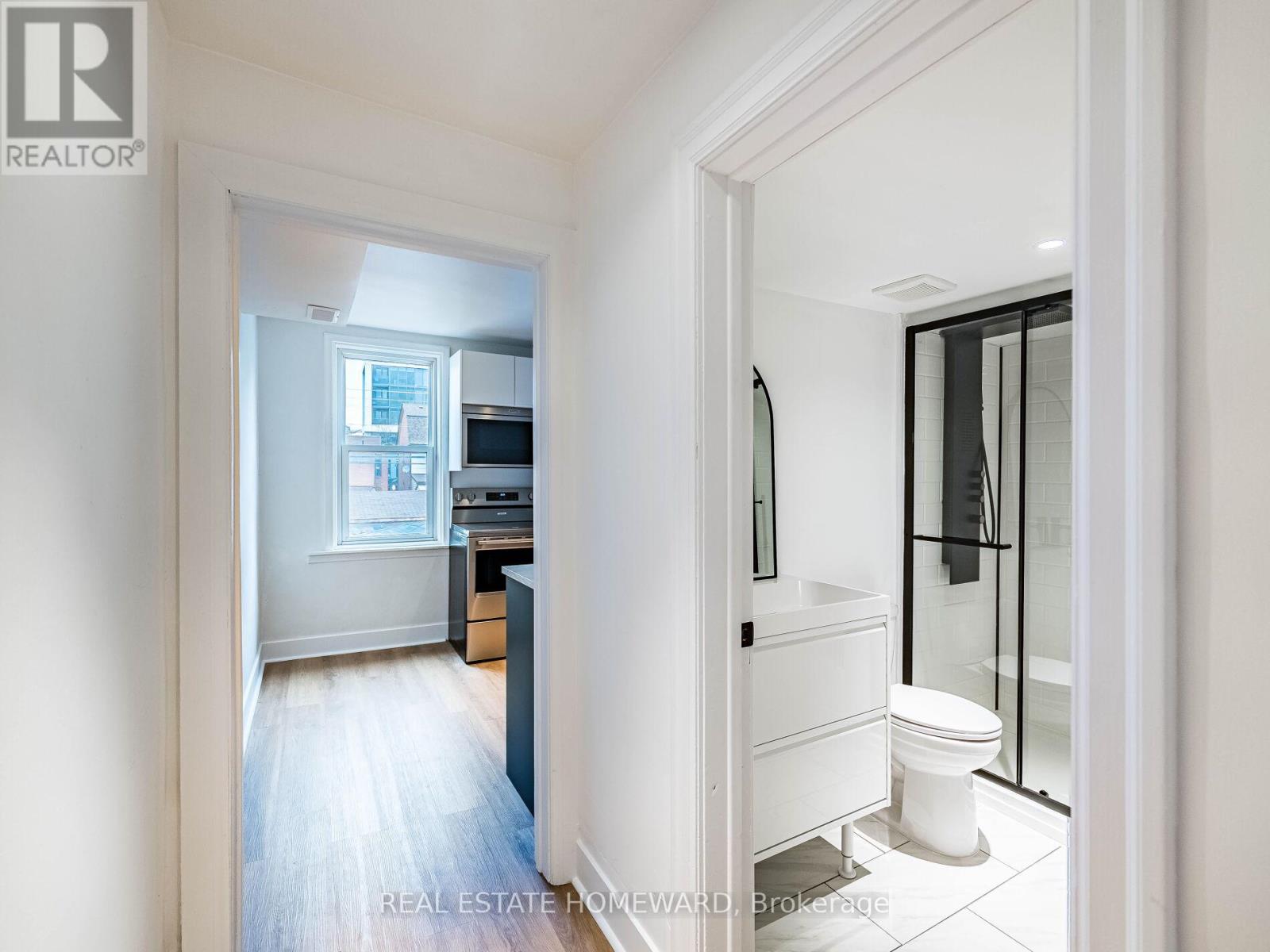 66 Melville Avenue, Toronto, Ontario  M6G 1Y2 - Photo 8 - W12581032