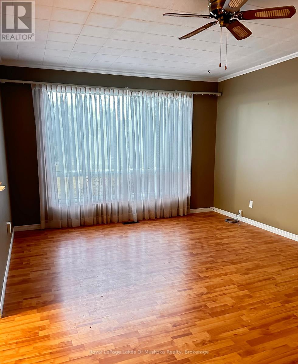 222 Queen Street, Burk's Falls, Ontario  P0A 1C0 - Photo 11 - X12581040