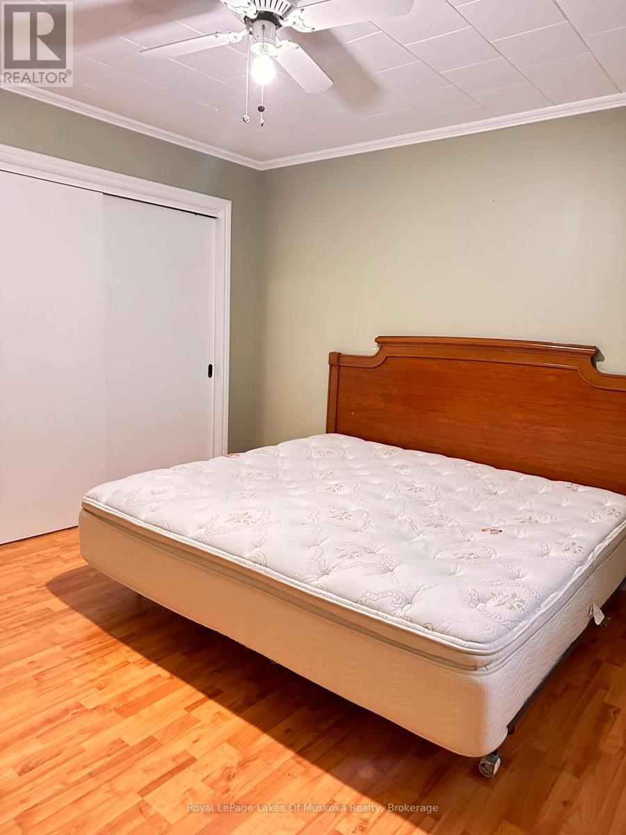 222 Queen Street, Burk's Falls, Ontario  P0A 1C0 - Photo 12 - X12581040