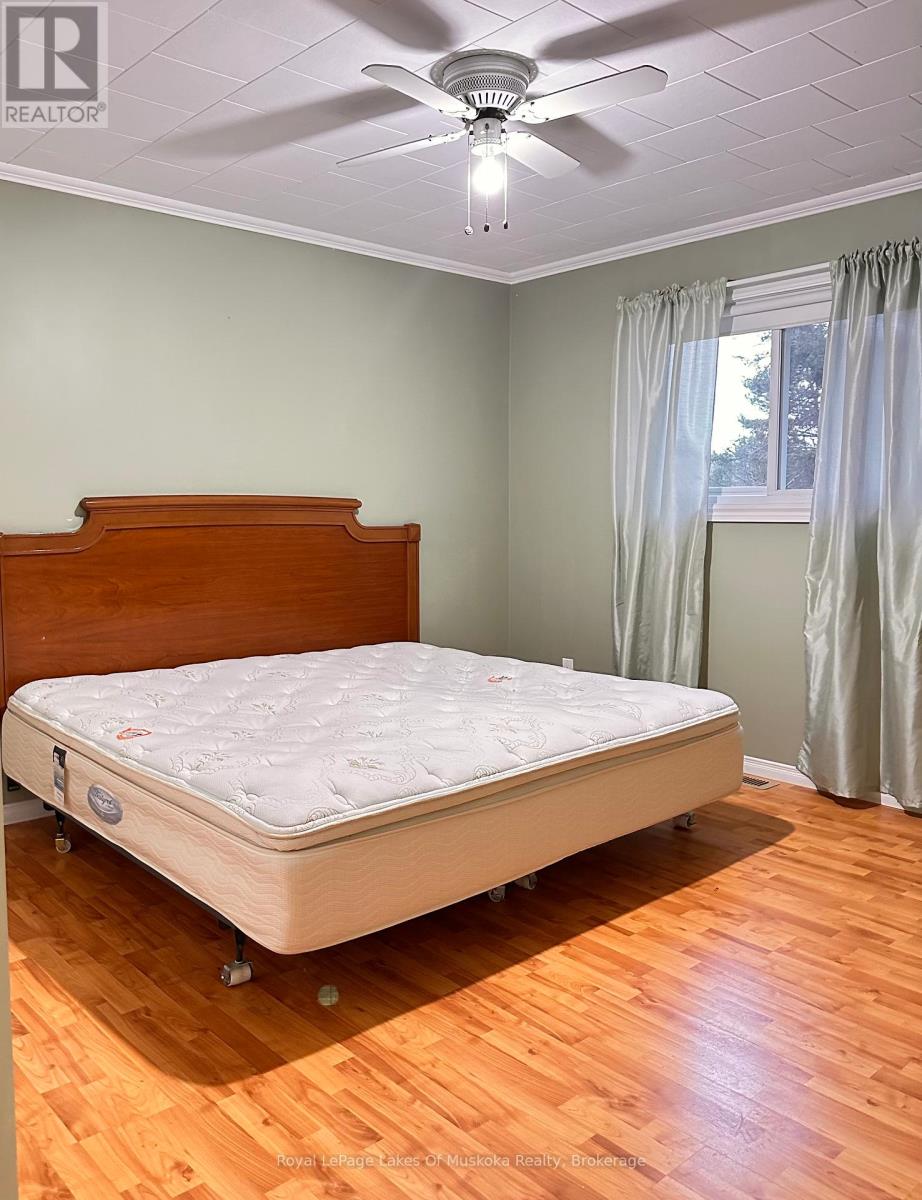 222 Queen Street, Burk's Falls, Ontario  P0A 1C0 - Photo 13 - X12581040