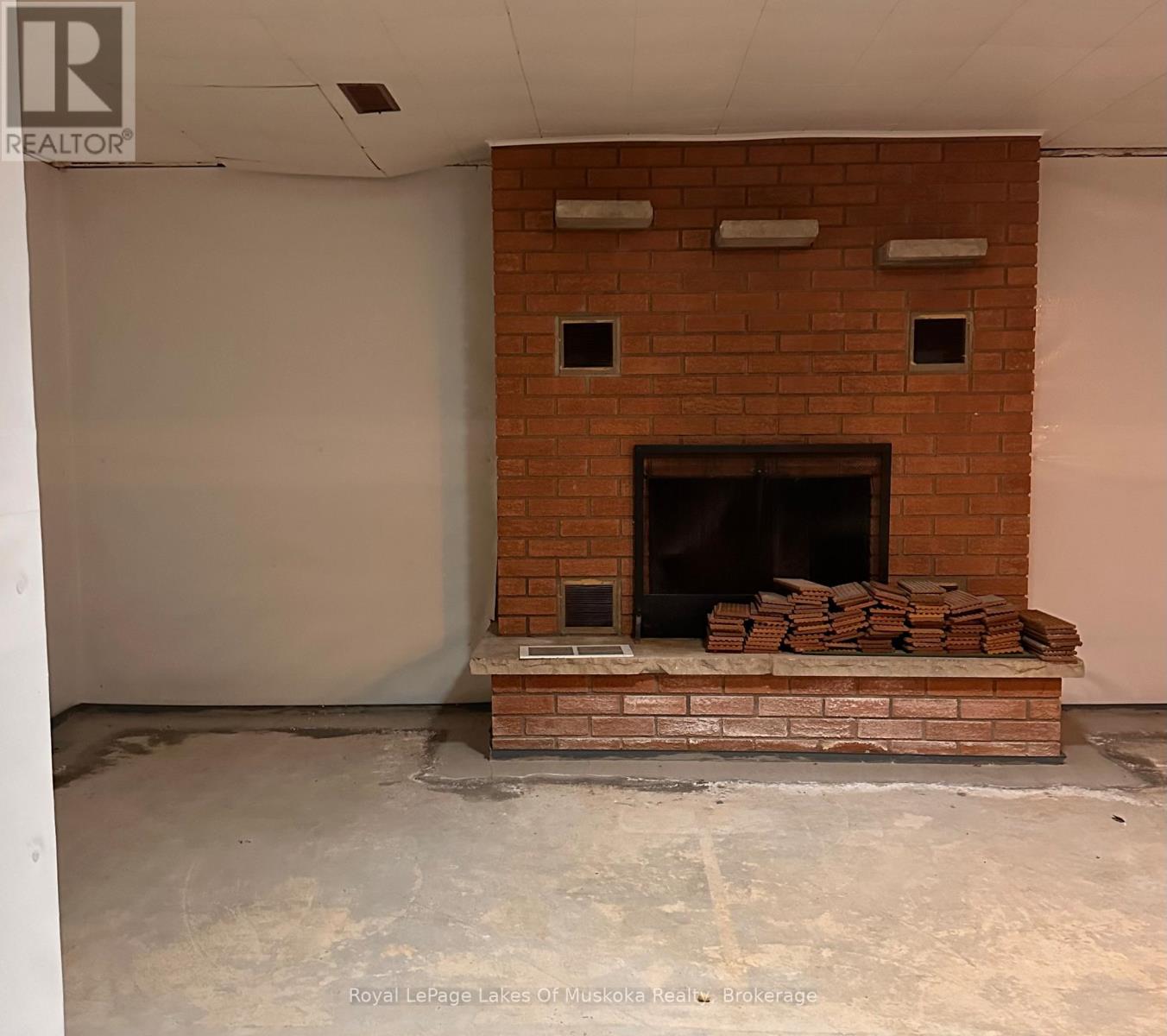 222 Queen Street, Burk's Falls, Ontario  P0A 1C0 - Photo 24 - X12581040