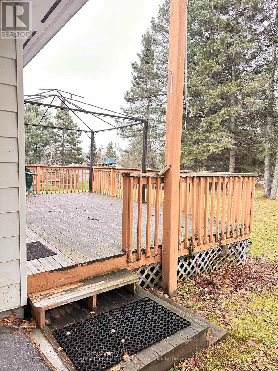 222 Queen Street, Burk's Falls, Ontario  P0A 1C0 - Photo 32 - X12581040