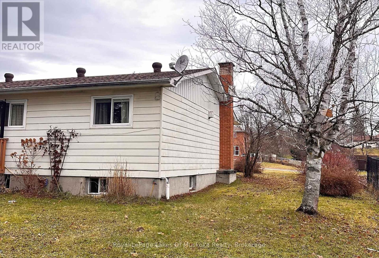 222 Queen Street, Burk's Falls, Ontario  P0A 1C0 - Photo 34 - X12581040