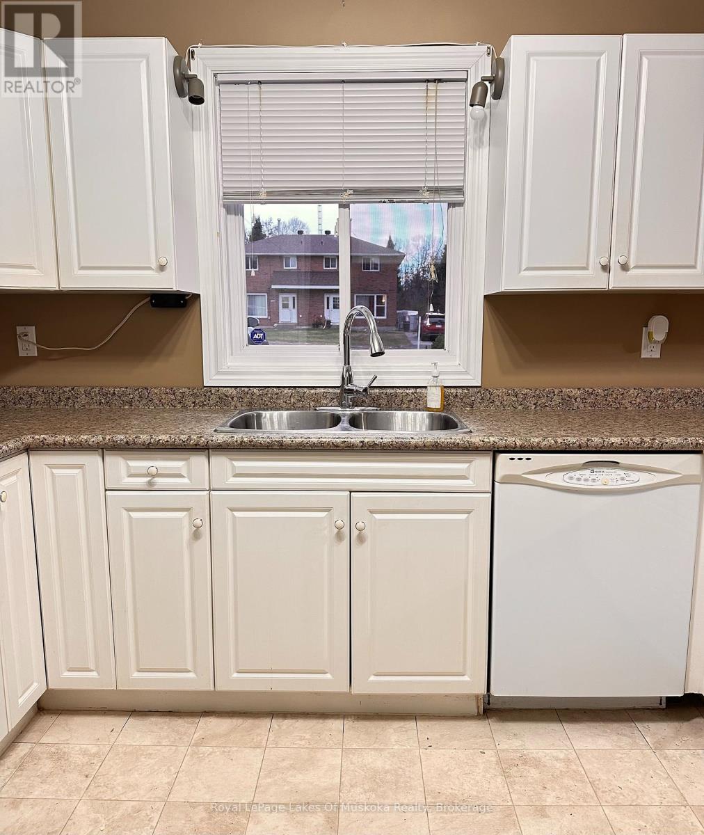 222 Queen Street, Burk's Falls, Ontario  P0A 1C0 - Photo 7 - X12581040