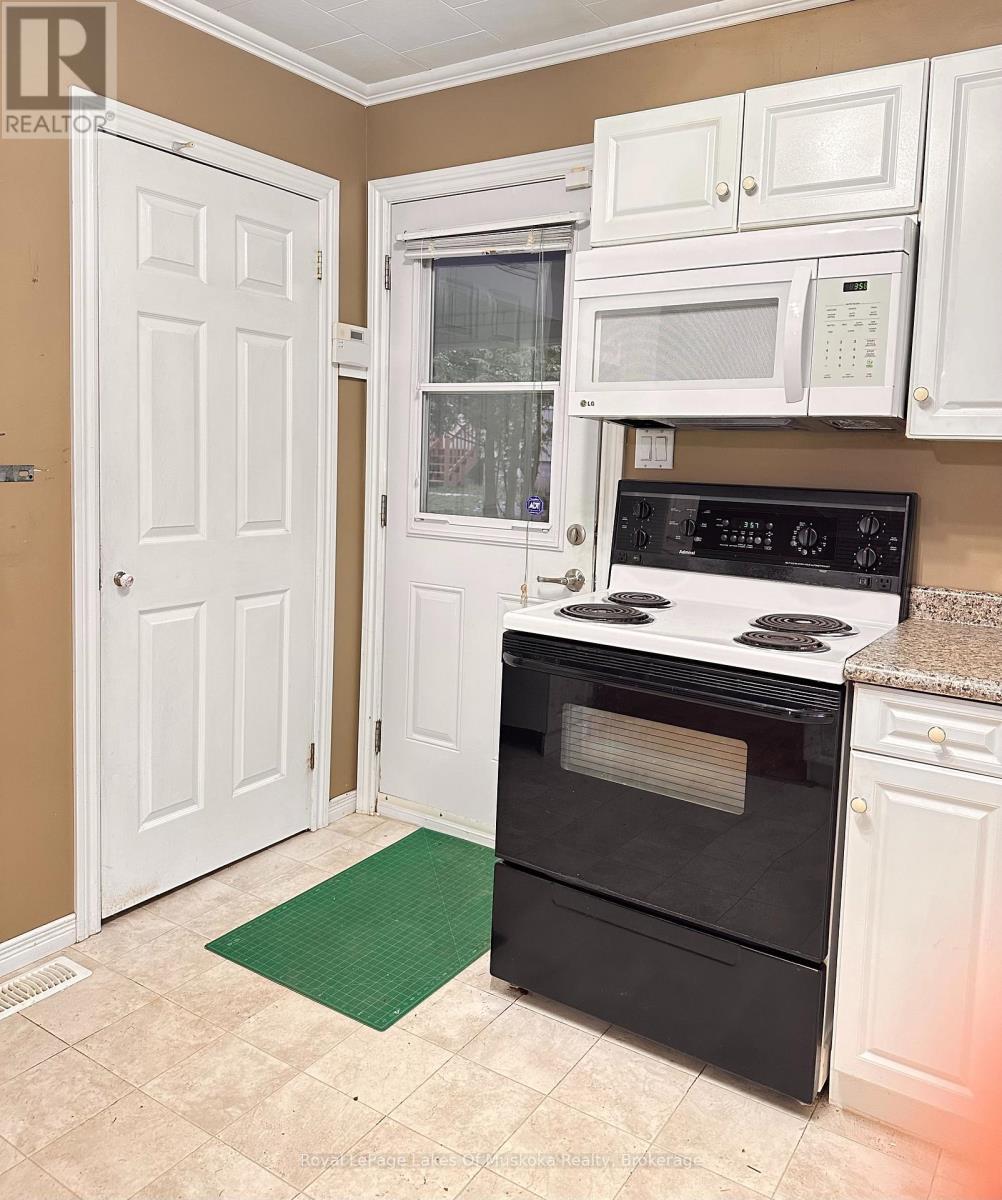 222 Queen Street, Burk's Falls, Ontario  P0A 1C0 - Photo 8 - X12581040