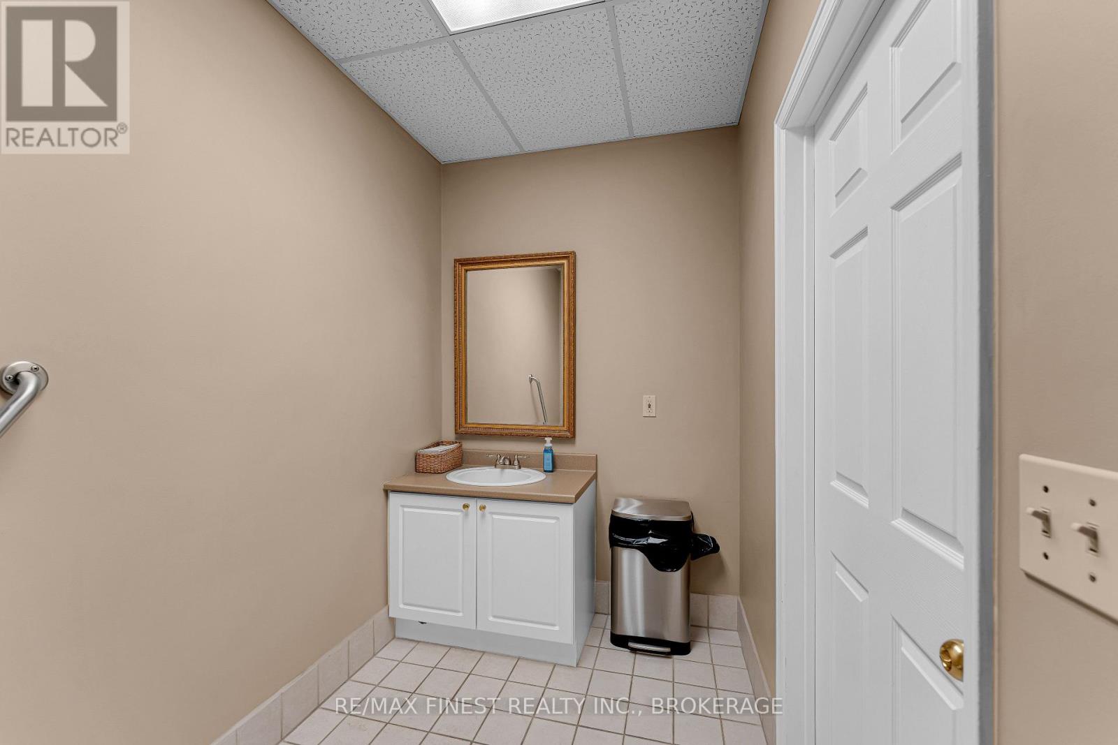 4 & 5 - 739 Arlington Park Place, Kingston, Ontario  K7M 8M8 - Photo 10 - X12581038