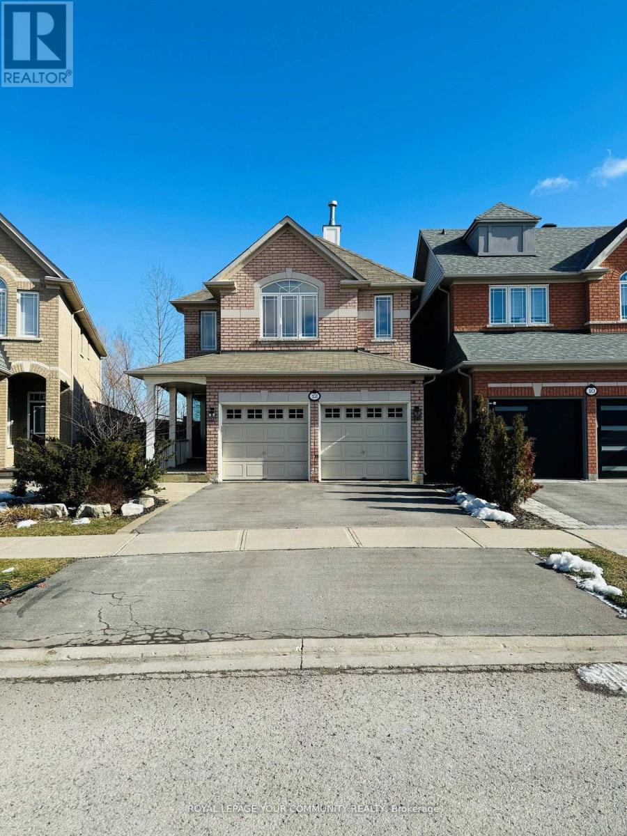 12 PEGASUS DRIVE, Richmond Hill, Ontario