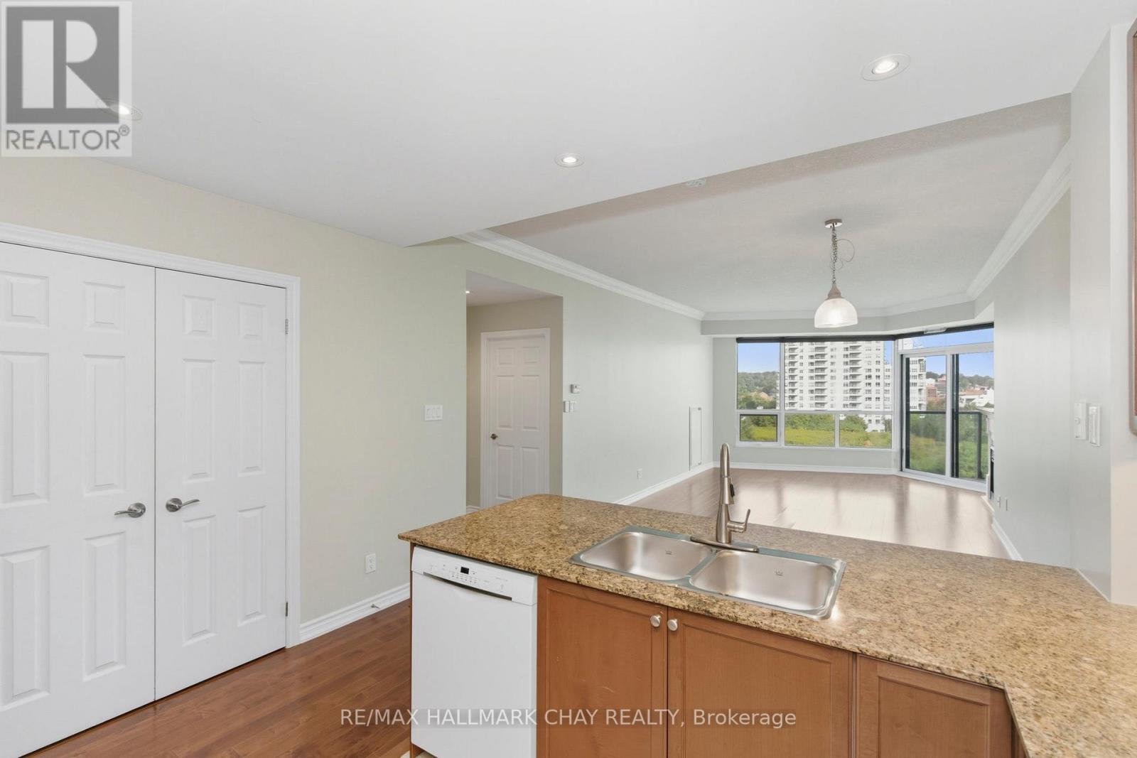 603 - 33 Ellen Street, Barrie, Ontario  L4N 6E9 - Photo 13 - S12427039