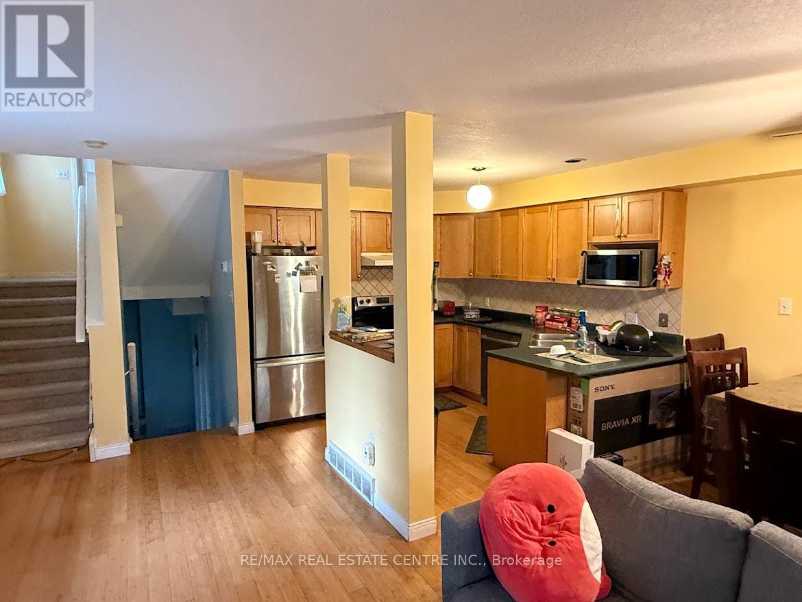 1 - 185 Highland Crescent, Kitchener, Ontario  N2M 5P8 - Photo 6 - X12580966