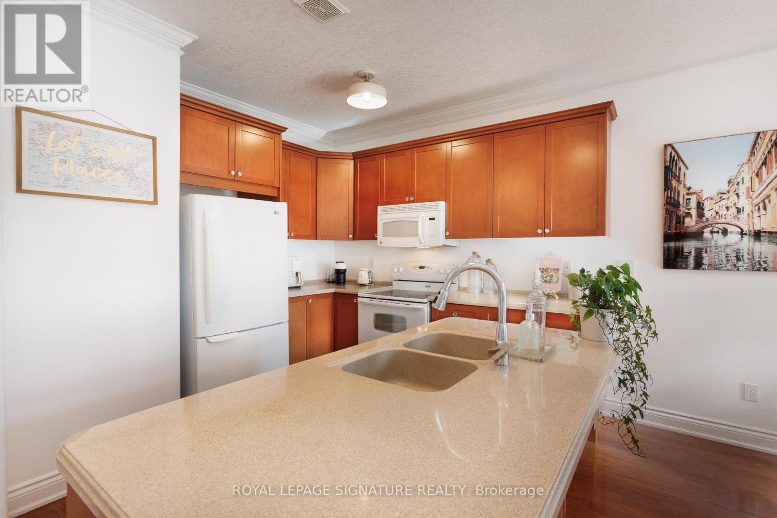 106 - 300 D'arcy Street, Cobourg, Ontario  K9A 0A2 - Photo 5 - X12580984