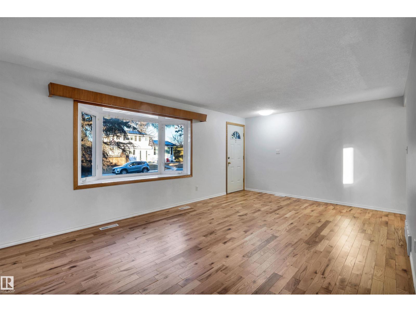 11231 41 Av Nw Nw, Edmonton, Alberta  T6J 0T6 - Photo 9 - E4466840