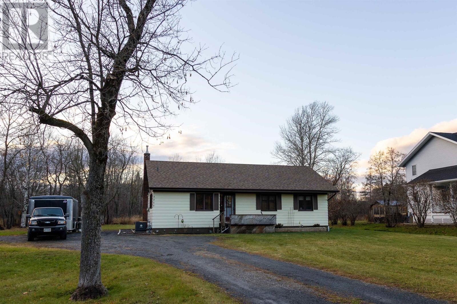 3209 Feaver RD, Thunder Bay, Ontario