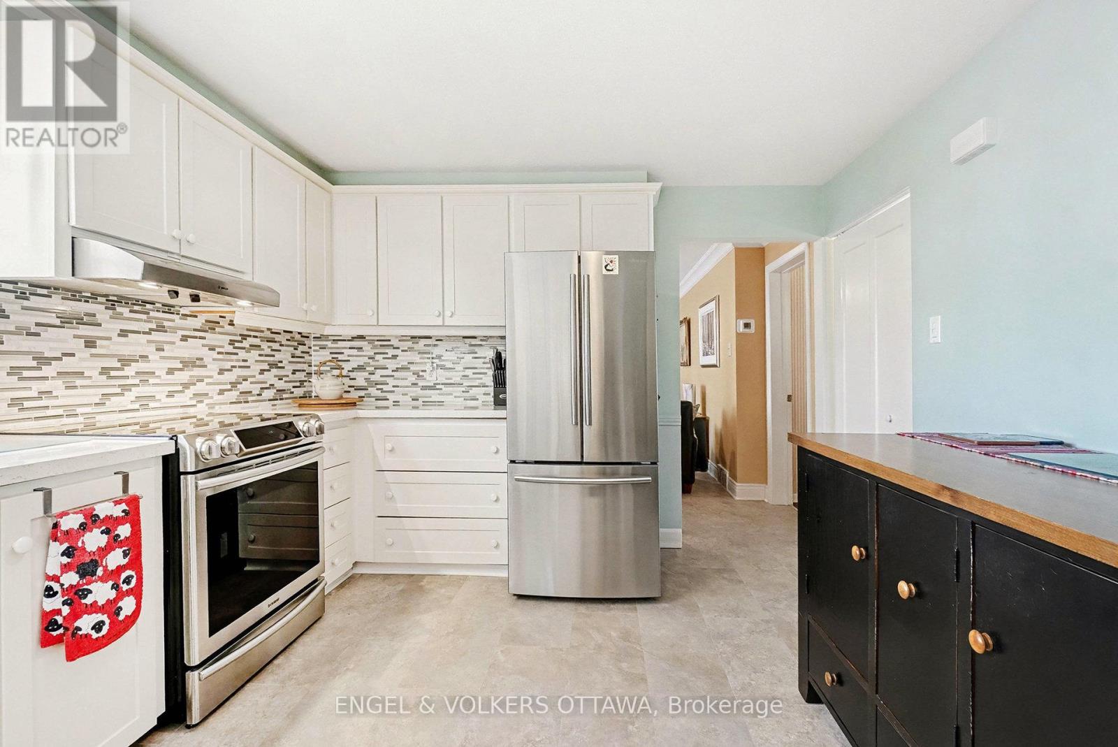 13 Welkin Crescent, Ottawa, Ontario  K2E 5M4 - Photo 8 - X12581108