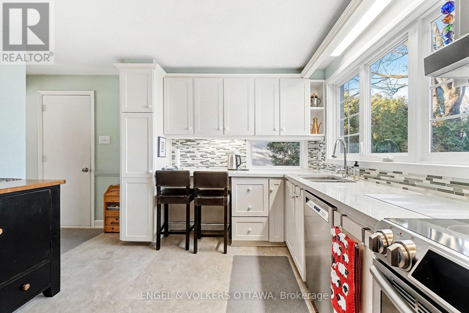 13 Welkin Crescent, Ottawa, Ontario  K2E 5M4 - Photo 9 - X12581108