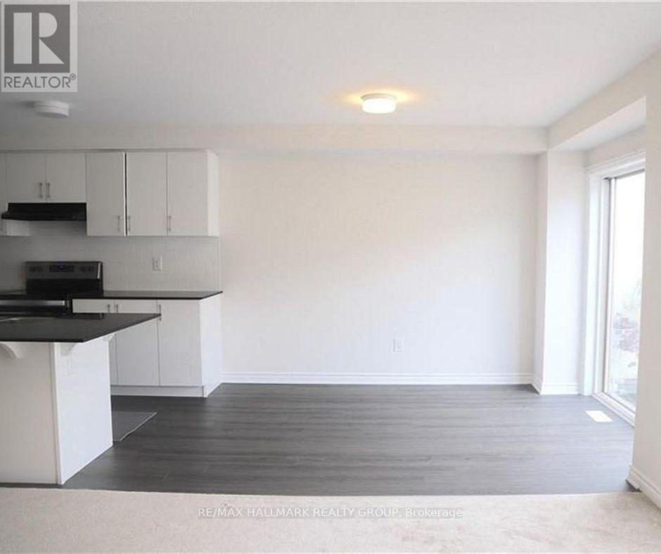 1686 Maple Grove Street, Ottawa, Ontario  K2S 2R3 - Photo 6 - X12581136