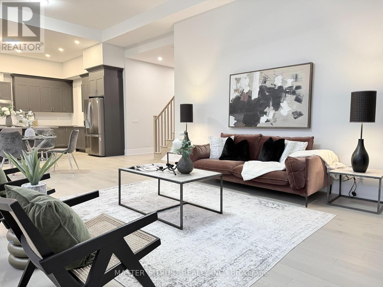 35 Meizhou Avenue, Markham, Ontario  L6C 3M8 - Photo 3 - N12570532