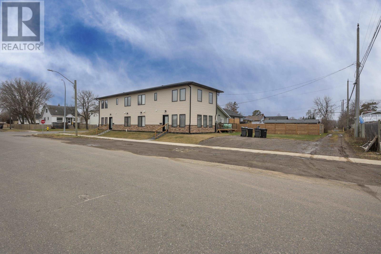 1101 Frederica St W, Thunder Bay, Ontario  P7E 3Y1 - Photo 2 - TB253564