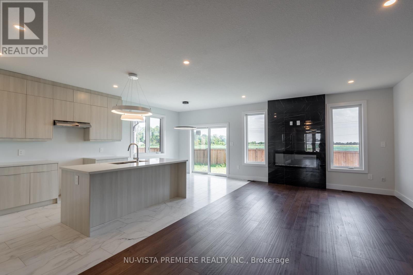 316 Stathis Boulevard, Sarnia, Ontario  N6L 0B1 - Photo 6 - X12402774