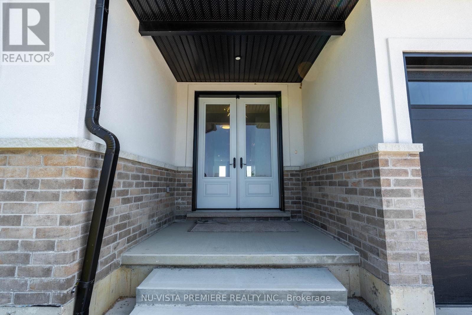 316 Stathis Boulevard, Sarnia, Ontario  N6L 0B1 - Photo 4 - X12402774