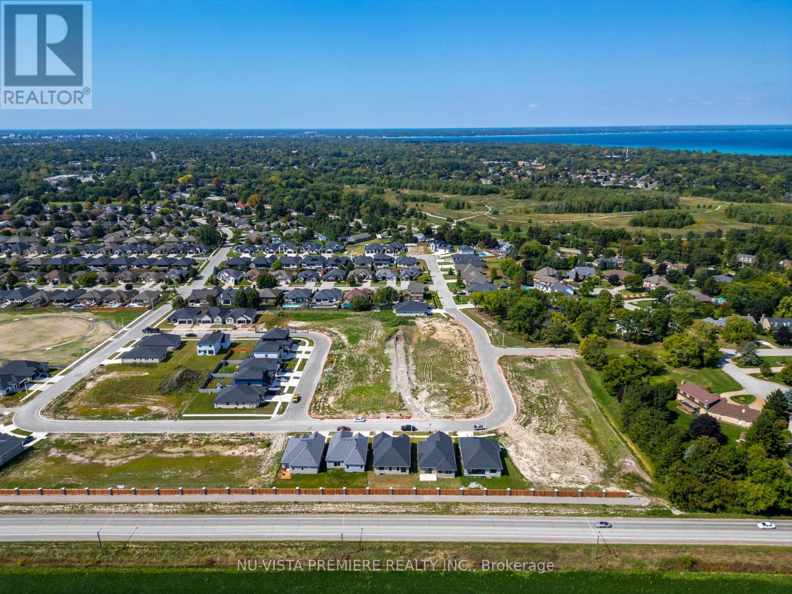 316 Stathis Boulevard, Sarnia, Ontario  N6L 0B1 - Photo 41 - X12402774