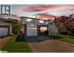 132 FOREST GLEN Crescent, Kitchener, Ontario