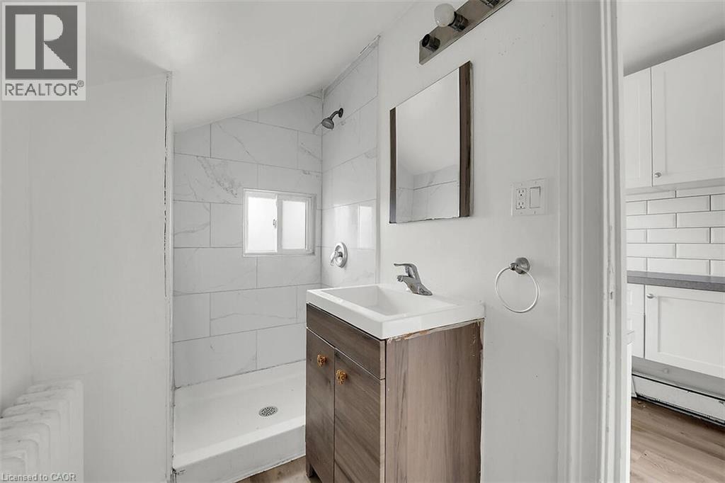 43 Centre Street, St. Catharines, Ontario  L2R 3A8 - Photo 13 - 40777843