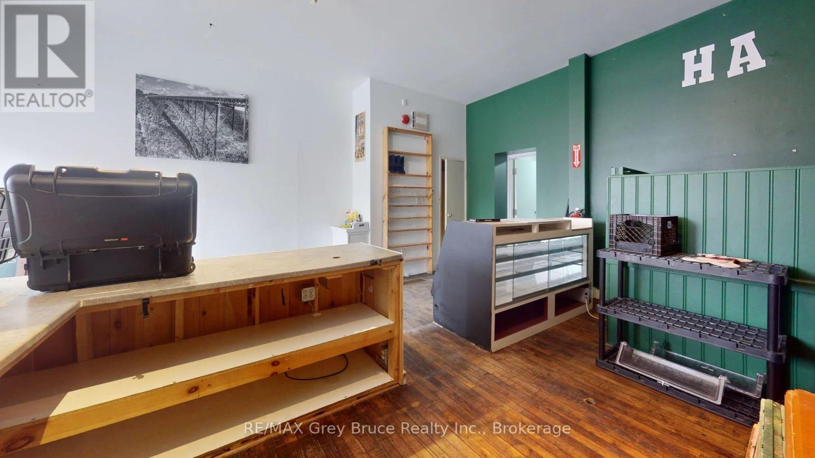 158 9th Street E, Owen Sound, Ontario  N4K 2H3 - Photo 7 - X12570952