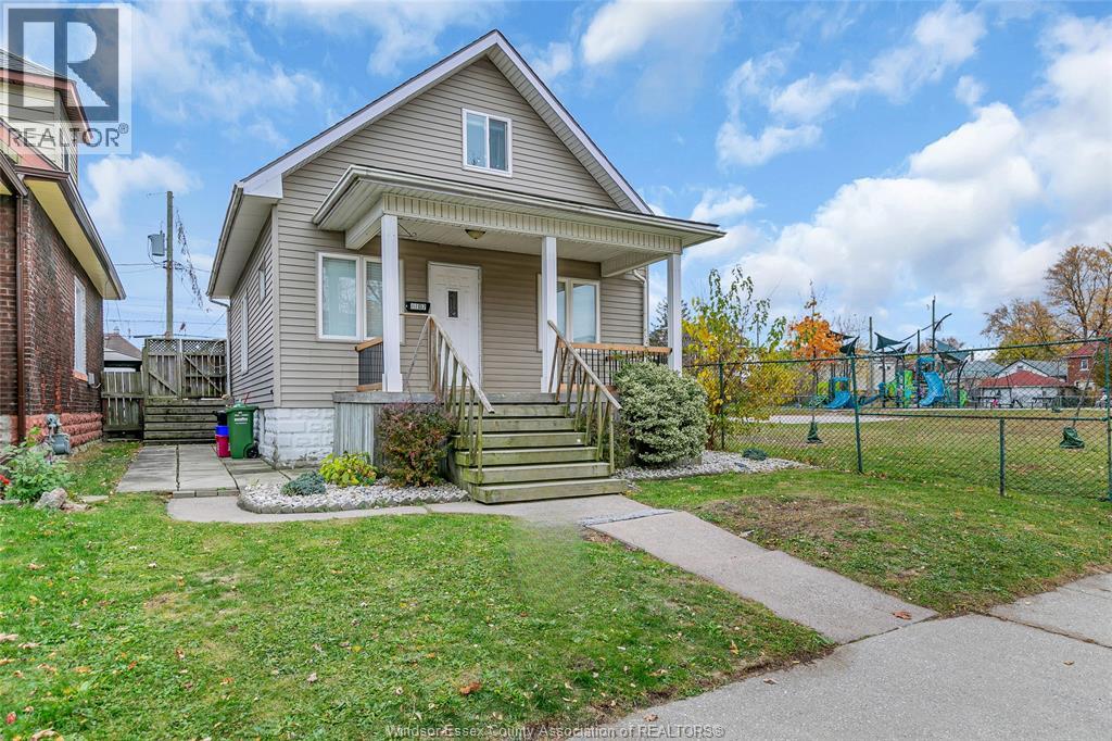 MLS# 25030673: 1107 UNIVERSITY AVENUE East, Windsor, Canada