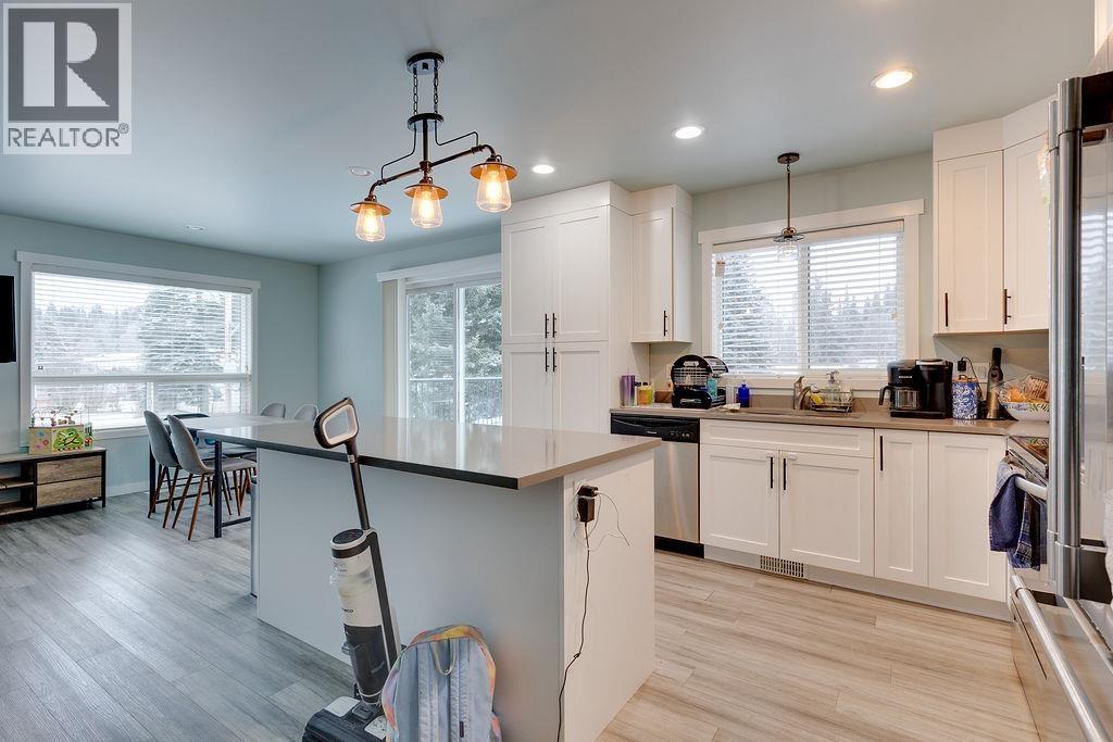 7014 Taft Drive, Prince George, British Columbia  V2K 2R2 - Photo 4 - R3070329