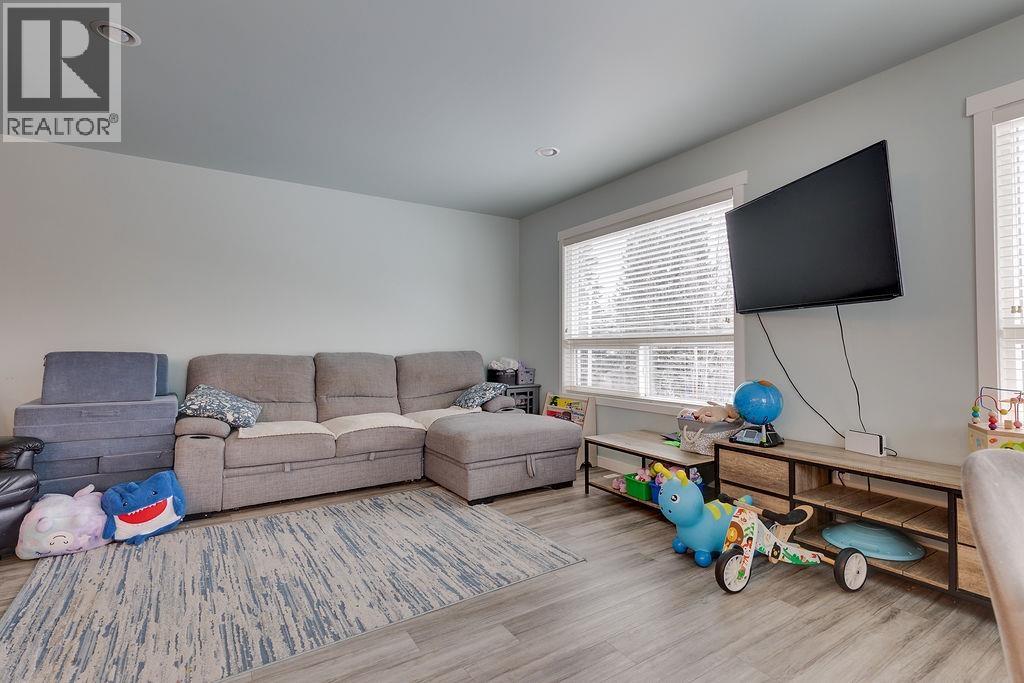 7014 Taft Drive, Prince George, British Columbia  V2K 2R2 - Photo 8 - R3070329