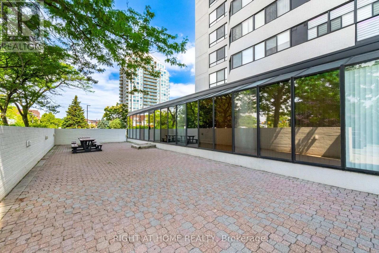 208 - 1360 Rathburn Road E, Mississauga, Ontario  L4W 4H4 - Photo 43 - W12519392