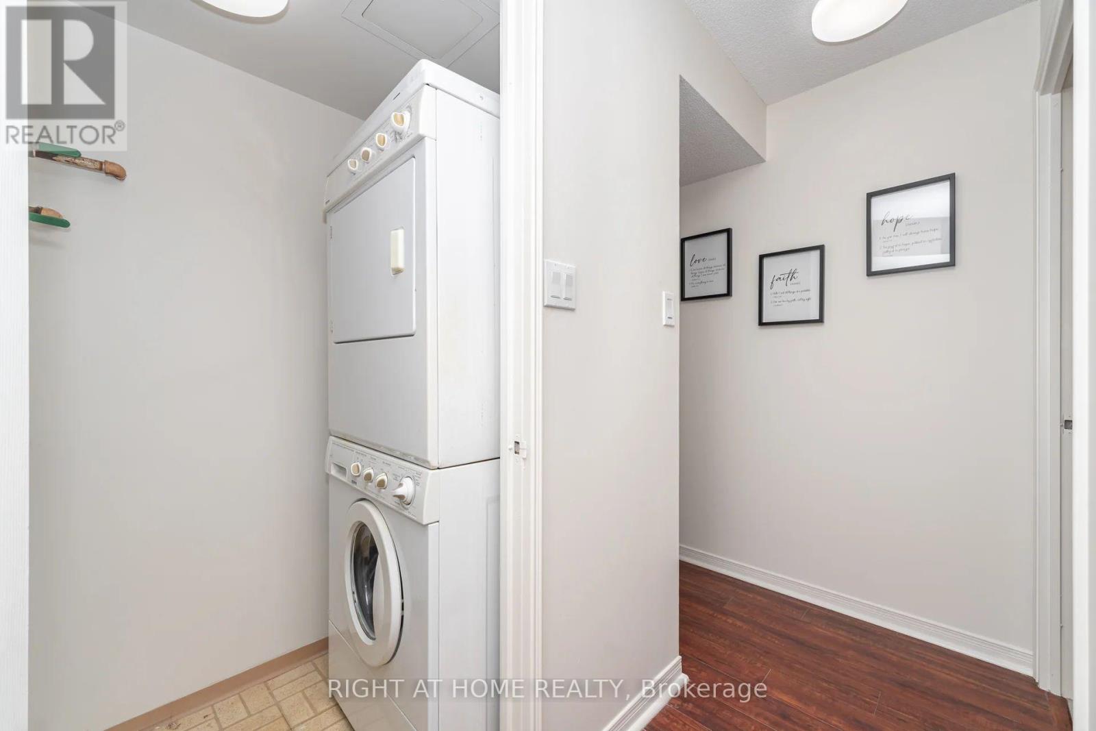 208 - 1360 Rathburn Road E, Mississauga, Ontario  L4W 4H4 - Photo 21 - W12519392