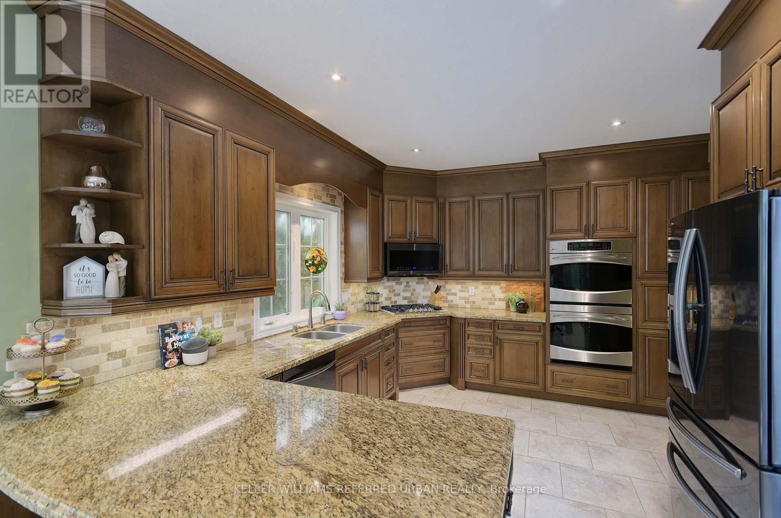 995 Chapman Street, Innisfil (Lefroy), Ontario L0L 1W0 - Photo 6 - N12581054