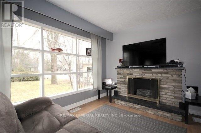 48 Alice Avenue, Georgina, Ontario  L4P 3C8 - Photo 3 - N12581112