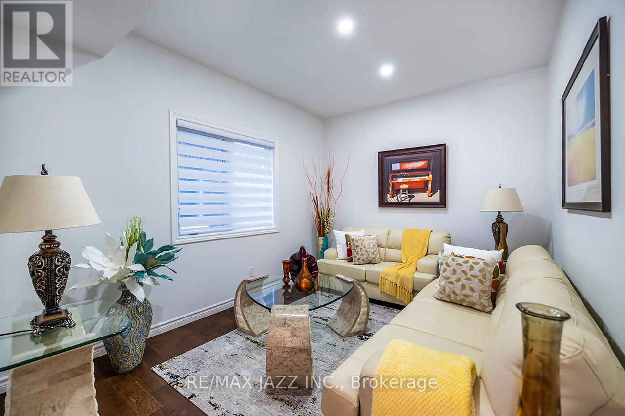 10 Thomas Bird Street, Clarington, Ontario  L1C 7C9 - Photo 6 - E12581160